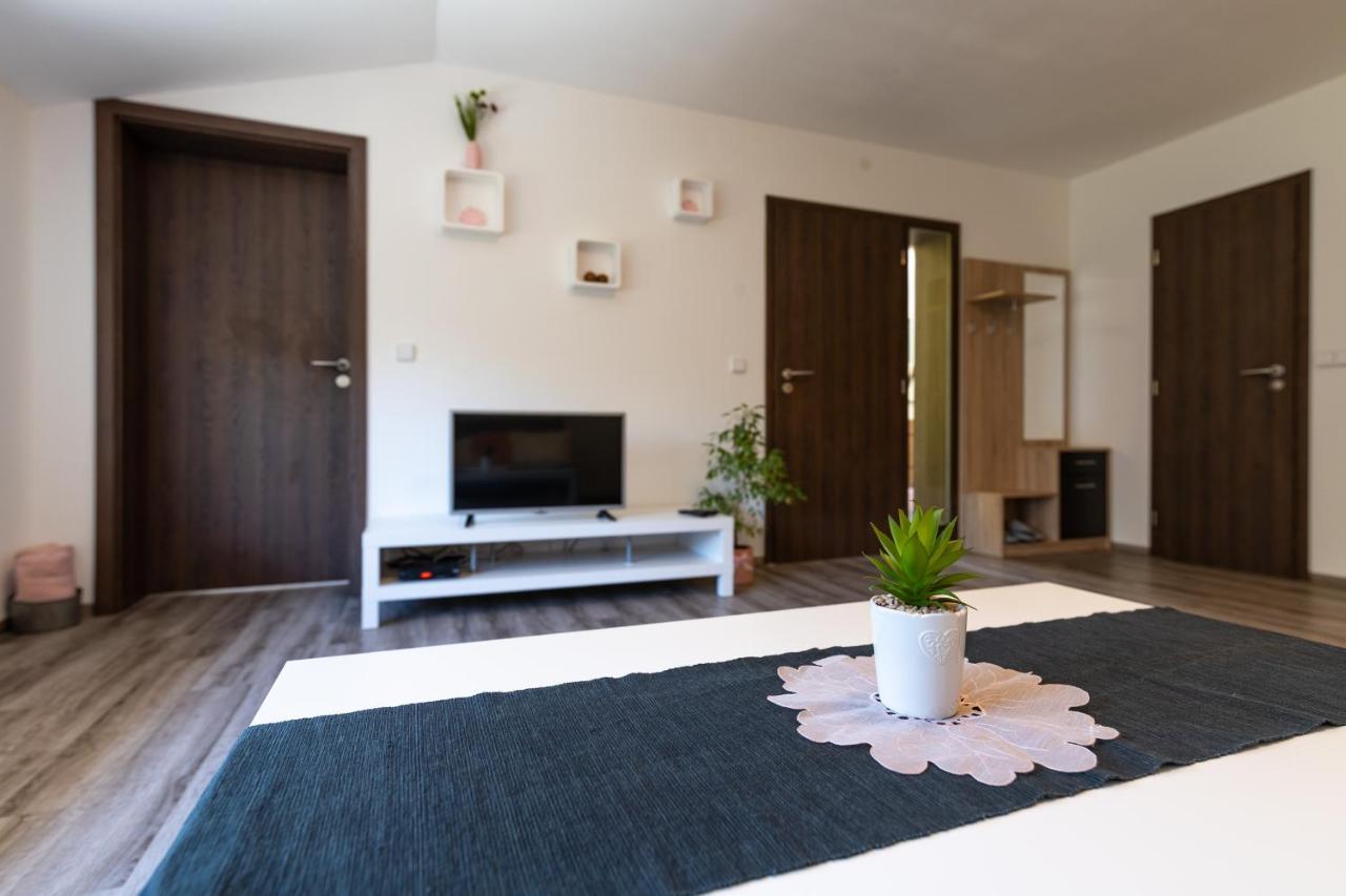 Apartman U Krizku Ихлава Екстериор снимка